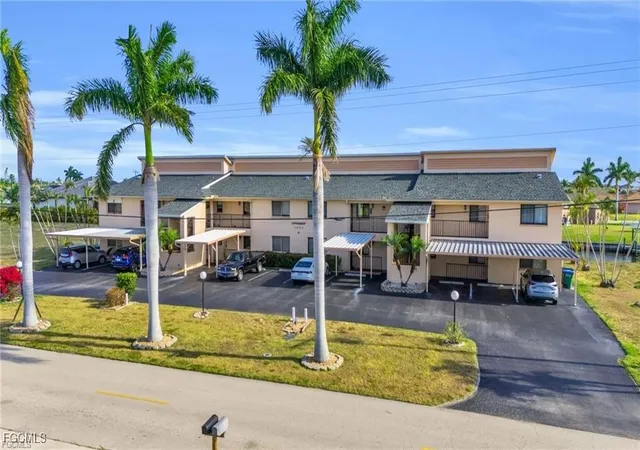 Listing Photo 4 - Condo for sale in building located at 1003 Sw 47Th Ter, Cape Coral, FL 33914 - Unit #201