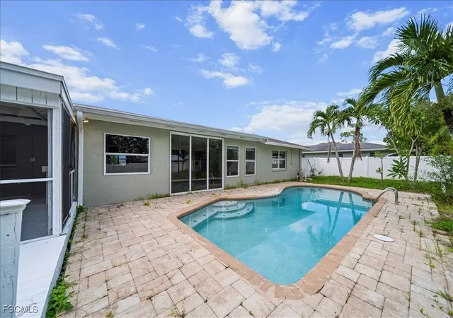 Photo 2 of Single family home for sale at 17042 Wayzata Ct, North Fort Myers, FL 33917 | MLS# 2025010020 | Listing updated on 2026-10-21