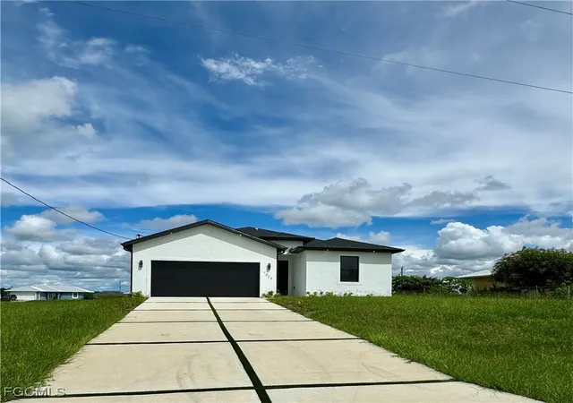 Photo 3 of Single family home for sale at 7029 Palpano Cir, Labelle, FL 33935 | MLS# 2025010360 | Listing updated on 2026-10-03