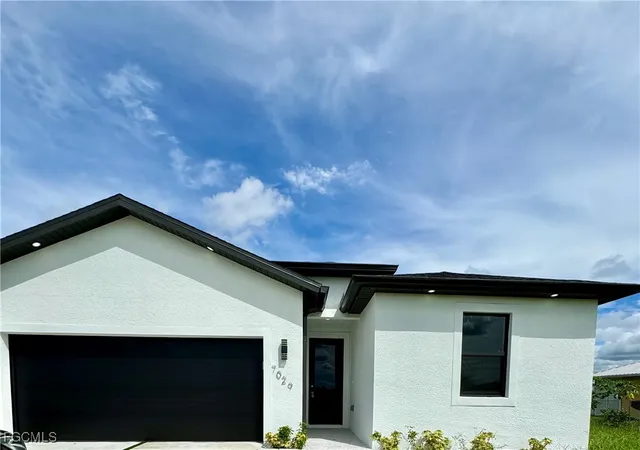 Photo 3 of Single family home for sale at 7029 Palpano Cir, Labelle, FL 33935 | MLS# 2025010360 | Listing updated on 2026-10-03