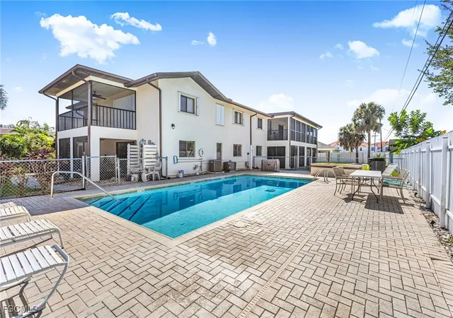 Listing Photo 4 - Condo for sale in building located at 3720 Se 10Th Ave, Cape Coral, FL 33904 - Unit #102