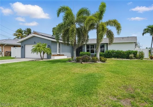 Photo 2 of Single family home for sale at 2941 Se 10th Place, Cape Coral, FL 33904 | MLS# 2025011143 | Listing updated on 2026-10-20