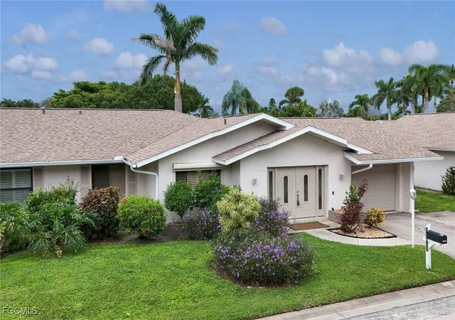 Photo 2 of Townhouse for sale at 11617 Quail Run Dr, Fort Myers, FL 33908 | MLS# 2025011712 | Listing updated on 2026-09-09