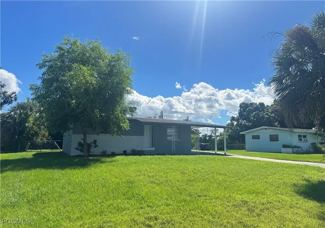 Photo 3 of Single family home for sale at 4976 Howard St, Fort Myers, FL 33905 | MLS# 2025012634 | Listing updated on 2026-09-14