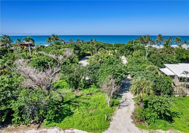 Photo 4 of Sale Pending at 16548 Captiva Dr, Captiva, FL 33924 | MLS# 2025013467 | Listing updated on 2026-09-22