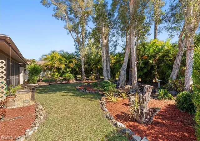 Photo 2 of Townhouse for sale at 13108 Tall Pine Cir, Fort Myers, FL 33907 | MLS# 2025013957 | Listing updated on 2026-09-08