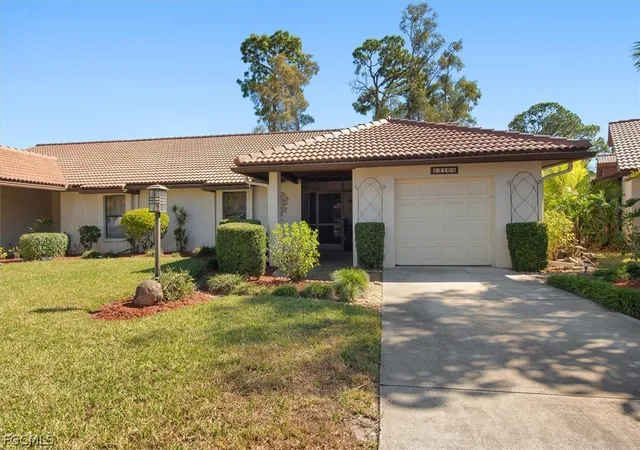 Photo 3 of Townhouse for sale at 13108 Tall Pine Cir, Fort Myers, FL 33907 | MLS# 2025013957 | Listing updated on 2026-09-08