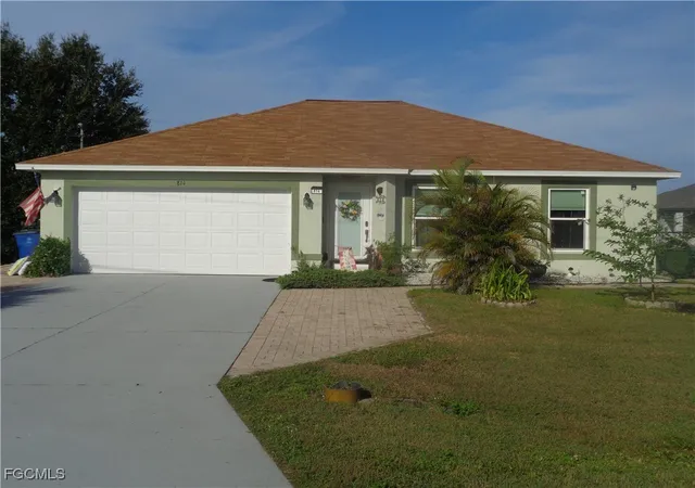 Photo 1 of Single family home for sale at 814 Rocaille Ave, Fort Myers, FL 33913 | MLS# 2025013993 | Listing updated on 2026-09-13