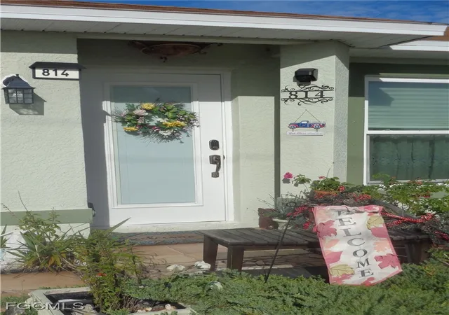 Photo 4 of Single family home for sale at 814 Rocaille Ave, Fort Myers, FL 33913 | MLS# 2025013993 | Listing updated on 2026-09-13
