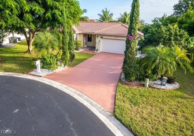 Photo 2 of Single family home for sale at 9697 Galley Ct, Fort Myers, FL 33919 | MLS# 2025014333 | Listing updated on 2026-09-15