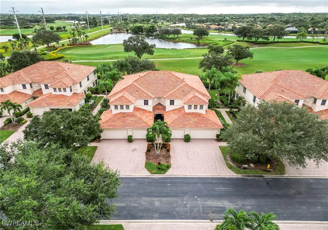 Listing Photo 4 - Condo for sale in building located at 3010 Meandering Wy, Fort Myers, FL 33905 - Unit #102