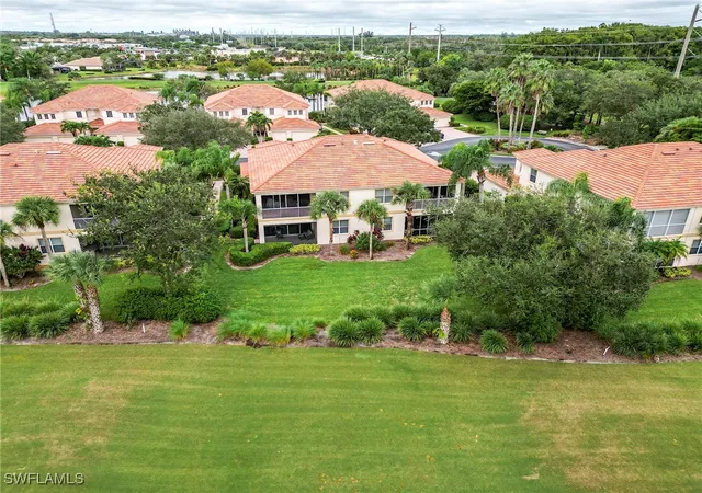 Listing Photo 5 - Condo for sale in building located at 3010 Meandering Wy, Fort Myers, FL 33905 - Unit #102