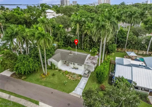 Photo 1 of Single family home for sale at 1429 Sandra Dr, Fort Myers, FL 33901 | MLS# 2025014805 | Listing updated on 2026-09-15