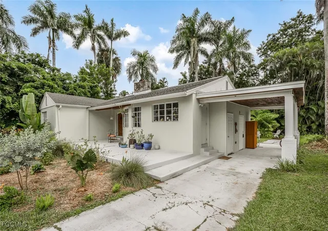 Photo 2 of Single family home for sale at 1429 Sandra Dr, Fort Myers, FL 33901 | MLS# 2025014805 | Listing updated on 2026-09-15