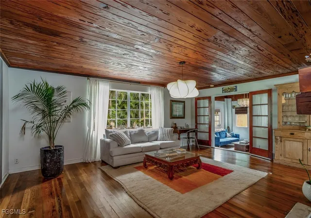 Photo 4 of Single family home for sale at 1429 Sandra Dr, Fort Myers, FL 33901 | MLS# 2025014805 | Listing updated on 2026-09-15