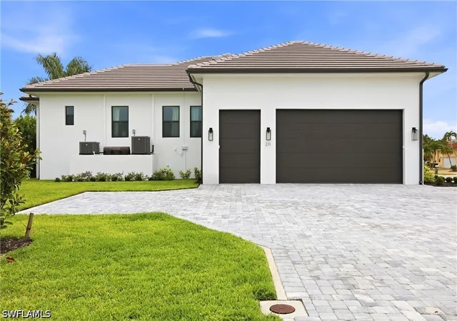 Photo 3 of Single family home for sale at 211 Landmark St, Marco Island, FL 34145 | MLS# 225074708 | Listing updated on 2026-09-10