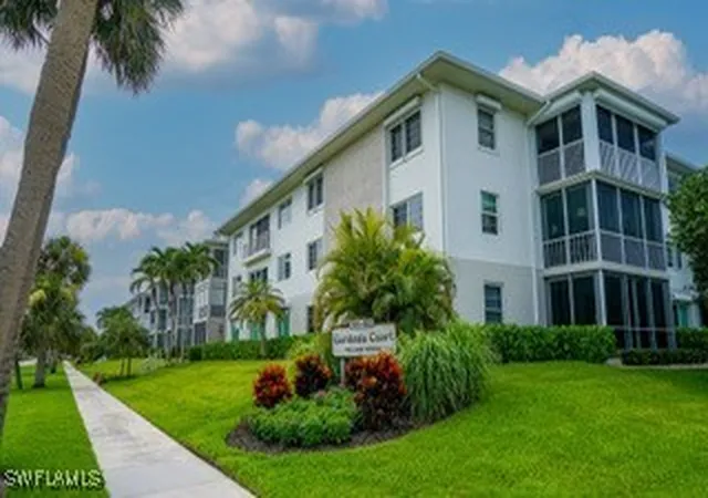 Photo 3 of Condo for sale at 534 12th Avenue S #534, Naples, FL 34102 | MLS# 225073854 | Listing updated on 2026-09-06