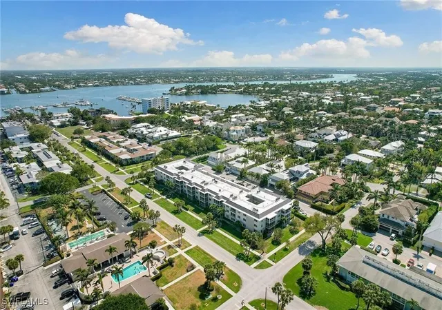 Photo 4 of Condo for sale at 534 12th Avenue S #534, Naples, FL 34102 | MLS# 225073854 | Listing updated on 2026-09-06