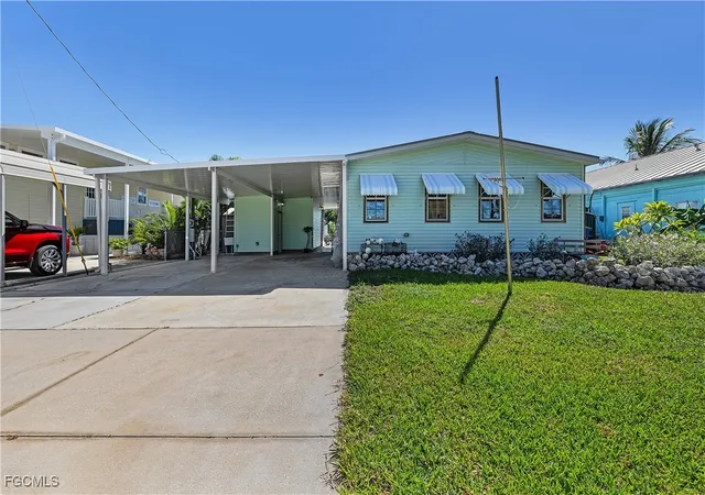 Photo 2 of Manufactured home for sale at 2592 York Rd, Saint James City, FL 33956 | MLS# 2025016539 | Listing updated on 2026-10-16