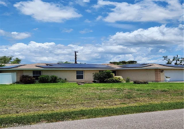 Photo 2 of Single family home for sale at 207 Se 47th Terrace, Cape Coral, FL 33904 | MLS# 2025016868 | Listing updated on 2026-10-18