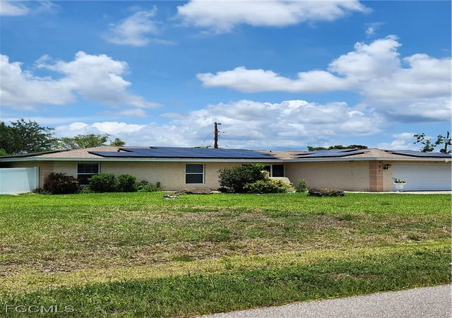 Photo 3 of Single family home for sale at 207 SE 47th Terrace, Cape Coral, FL 33904 | MLS# 2025016868 | Listing updated on 2026-10-18