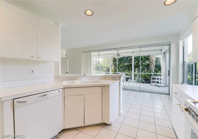 Listing Photo 5 - Condo for sale in building located at 25203 Pelican Creek Cir, Bonita Springs, FL 34134 - Unit #102