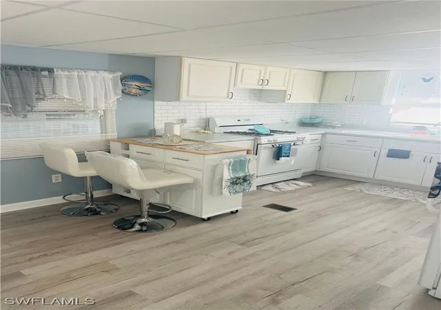 Photo 3 of Manufactured home for sale at 471 Palm Dr #310, Naples, FL 34114 | MLS# 225077593 | Listing updated on 2026-09-16