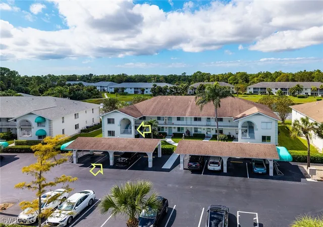 Listing Photo 3 - Condo for sale in building located at 409 Gabriel Cir, Naples, FL 34104 - Unit #2207