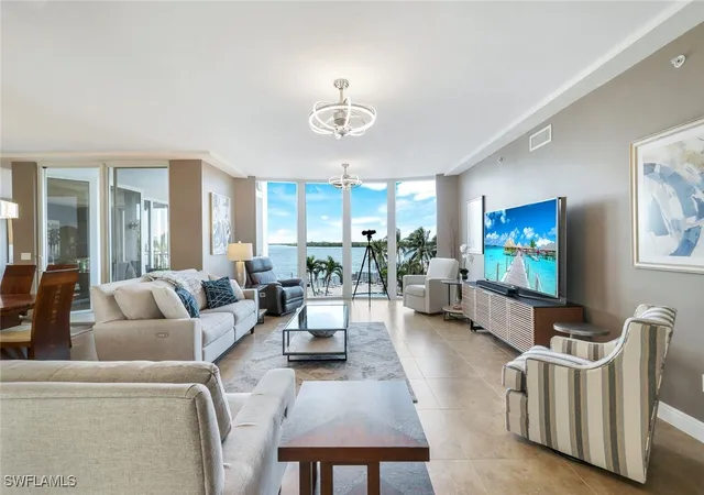 Listing Photo 2 - Condo for sale in building located at 700 La Peninsula Blvd, Naples, FL 34113 - Unit #206