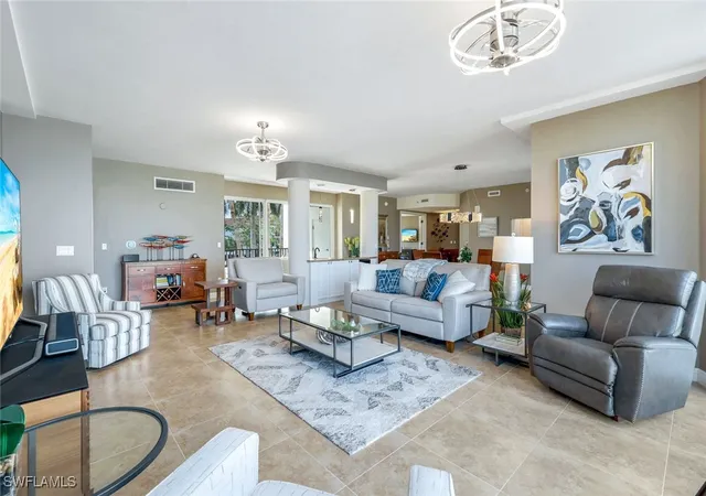 Listing Photo 4 - Condo for sale in building located at 700 La Peninsula Blvd, Naples, FL 34113 - Unit #206