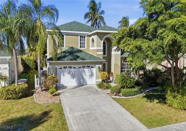Photo 2 of Single family home for sale at 1624 Emerald Cvs Dr, Cape Coral, FL 33991 | MLS# 2025019323 | Listing updated on 2026-09-11