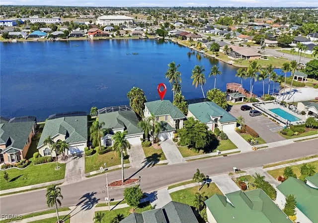 Photo 3 of Single family home for sale at 1624 Emerald Cvs Dr, Cape Coral, FL 33991 | MLS# 2025019323 | Listing updated on 2026-09-11