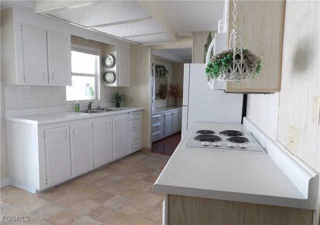 Photo 3 of Manufactured home for sale at 301 Twig Ct N, North Fort Myers, FL 33917 | MLS# 2025019611 | Listing updated on 2026-10-30