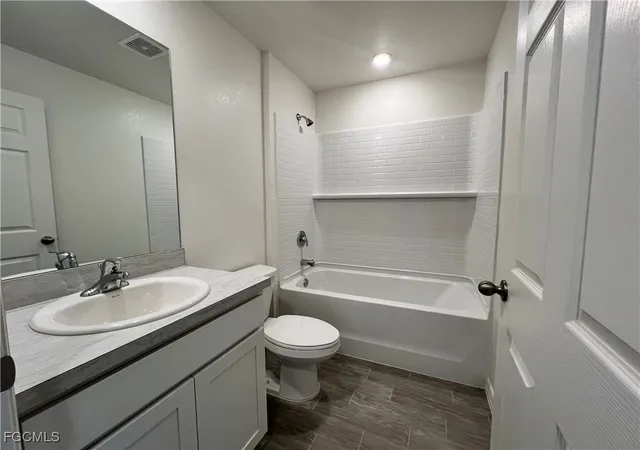 Photo 4 of Single family home for sale at 3401 NE 8th Place, Cape Coral, FL 33909 | MLS# 2025020272 | Listing updated on 2026-10-02