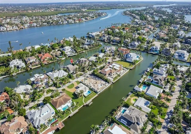 Photo 3 of Single family home for sale at 1935 7th Street S, Naples, FL 34102 | MLS# 225080095 | Listing updated on 2026-09-13