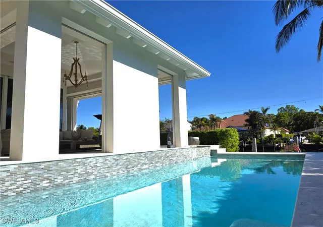 Photo 3 of Single family home for sale at 1935 7th Street S, Naples, FL 34102 | MLS# 225080095 | Listing updated on 2026-09-13