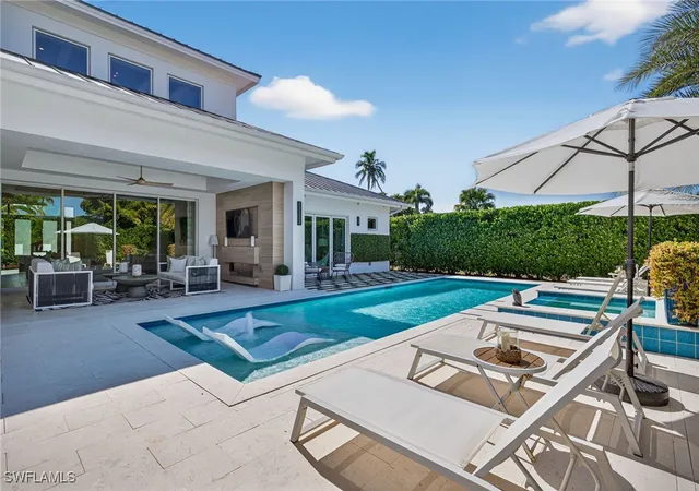 Photo 3 of Single family home for sale at 405 7th Avenue N, Naples, FL 34102 | MLS# 225077814 | Listing updated on 2026-09-07