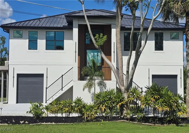 Single family home for sale at 18190 Pioneer Rd, Fort Myers, FL 33908 | MLS# 2025021725 | Listing updated on 2026-09-13