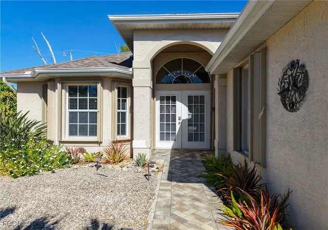 Photo 1 of Single family home for sale at 3472 Manatee Dr, Saint James City, FL 33956 | MLS# 2025021881 | Listing updated on 2026-09-14