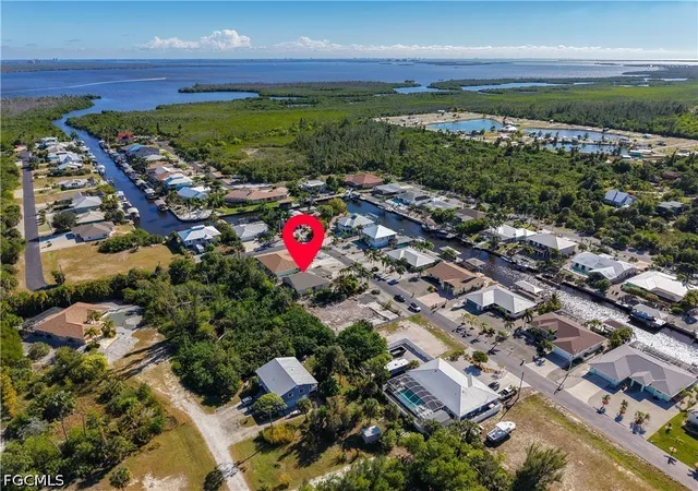 Photo 4 of Single family home for sale at 3472 Manatee Dr, Saint James City, FL 33956 | MLS# 2025021881 | Listing updated on 2026-09-14