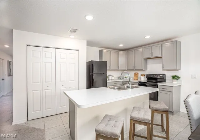 Photo 4 of Single family home for sale at 2506 15th Street SW, Lehigh Acres, FL 33976 | MLS# 2025022107 | Listing updated on 2026-09-04