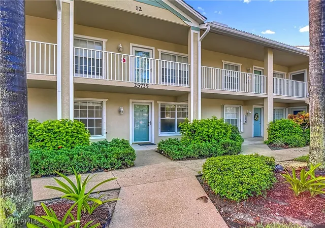 Listing Photo 4 - Condo for sale in building located at 25735 Lake Amelia Wy, Bonita Springs, FL 34135 - Unit #103