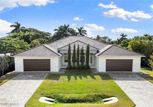 Photo 1 of Single family home for sale at 1086 Michigan Ave, Naples, FL 34103 | MLS# 225081374 | Listing updated on 2026-09-09
