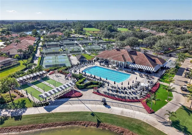 Listing Photo 4 - Condo for sale in building located at 5893 Three Iron Dr, Naples, FL 34110 - Unit #1604
