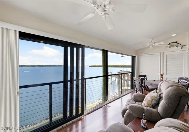 Listing Photo 5 - Condo for sale in building located at 611 Palm Ave, Goodland, FL 34140 - Unit #H36