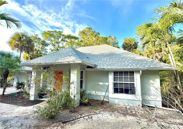 Photo 2 of Single family home for sale at 28062 Oak Ln, Bonita Springs, FL 34135 | MLS# 225083256 | Listing updated on 2026-09-12