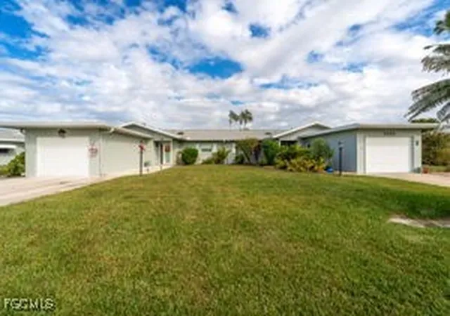 Photo 2 of Sale Pending at 5559 Boynton Ln, Fort Myers, FL 33919 | MLS# 2025024456 | Listing updated on 2026-10-06