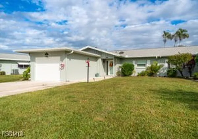 Photo 3 of Sale Pending at 5559 Boynton Ln, Fort Myers, FL 33919 | MLS# 2025024456 | Listing updated on 2026-10-06