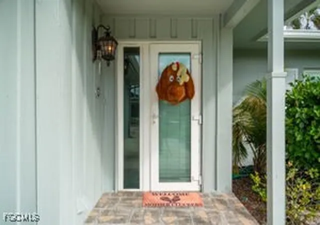 Photo 4 of Sale Pending at 5559 Boynton Ln, Fort Myers, FL 33919 | MLS# 2025024456 | Listing updated on 2026-10-06
