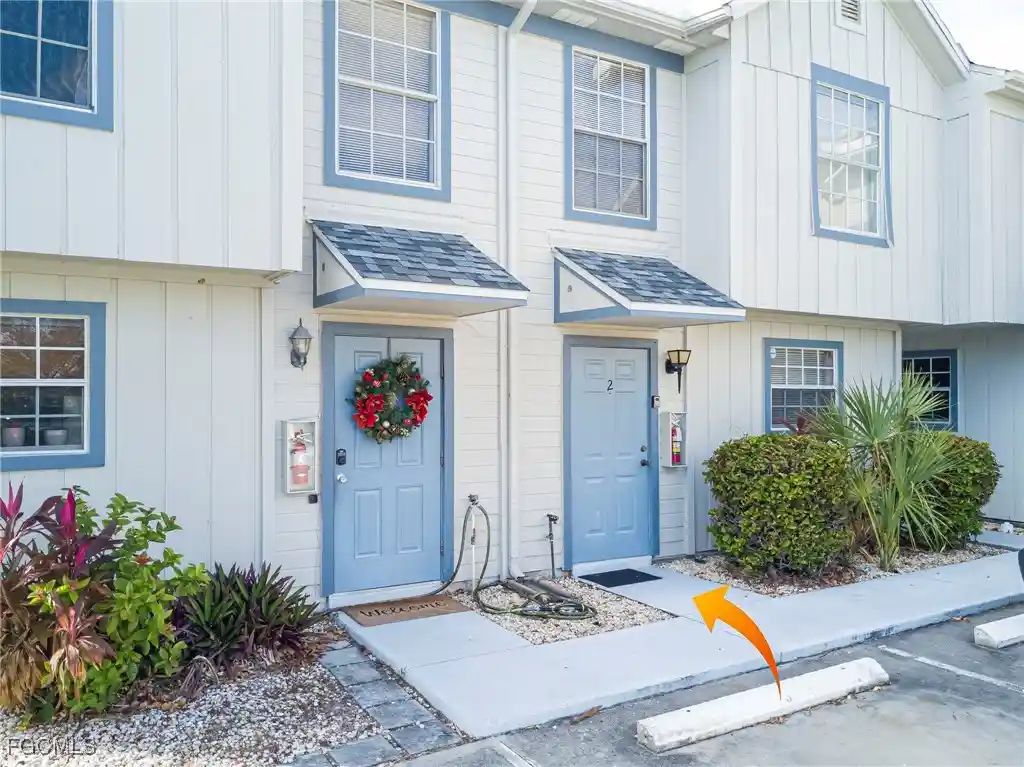 Listing Photo 2 - Condo for sale in 1005 Sw 48Th Ter located at 1005 Sw 48Th Ter, Cape Coral, FL 33914 - Unit 1005 SW 48th Terrace